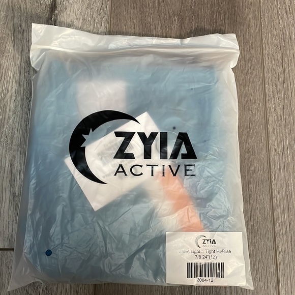 NWT New in bag- Janis Light n Tight Hi-Rise 7/8 24" Size 12 - Picture 3 of 5